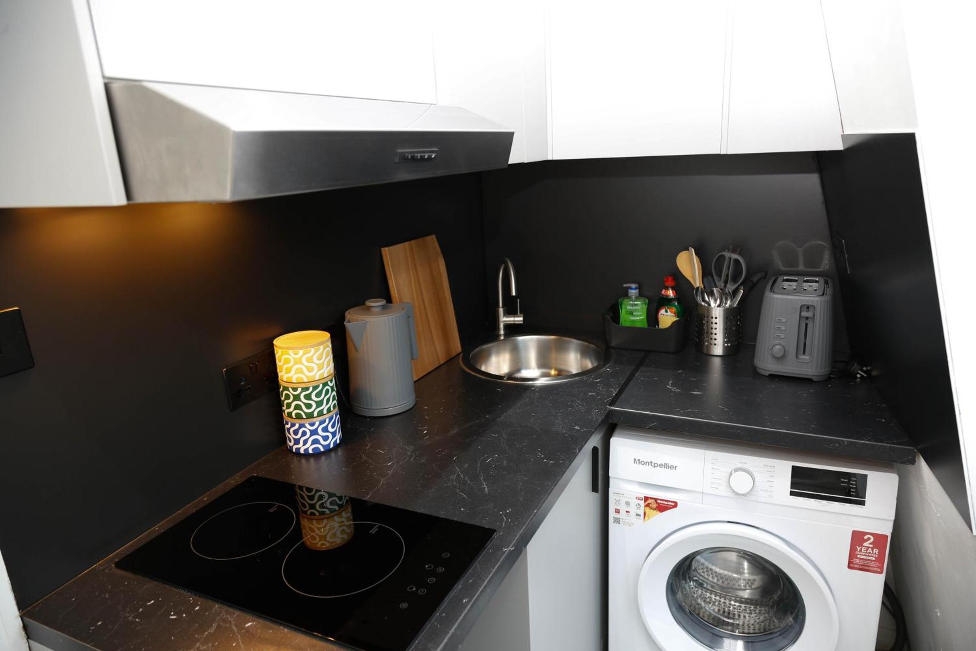 New Luxury Apartments In Central London Next To Shops, Cafes, Bars & Metro Dış mekan fotoğraf