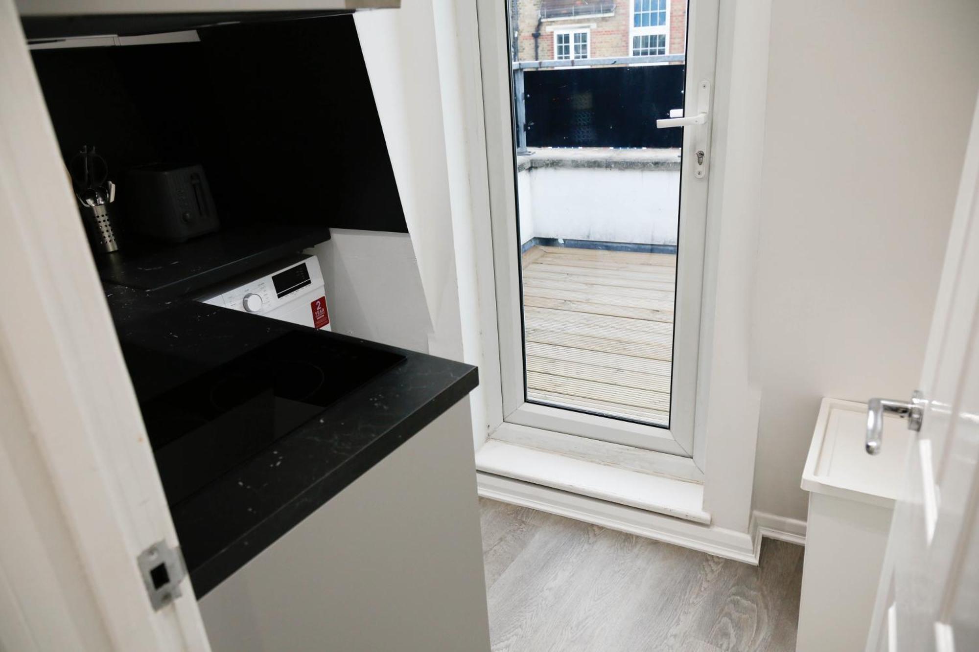 New Luxury Apartments In Central London Next To Shops, Cafes, Bars & Metro Dış mekan fotoğraf