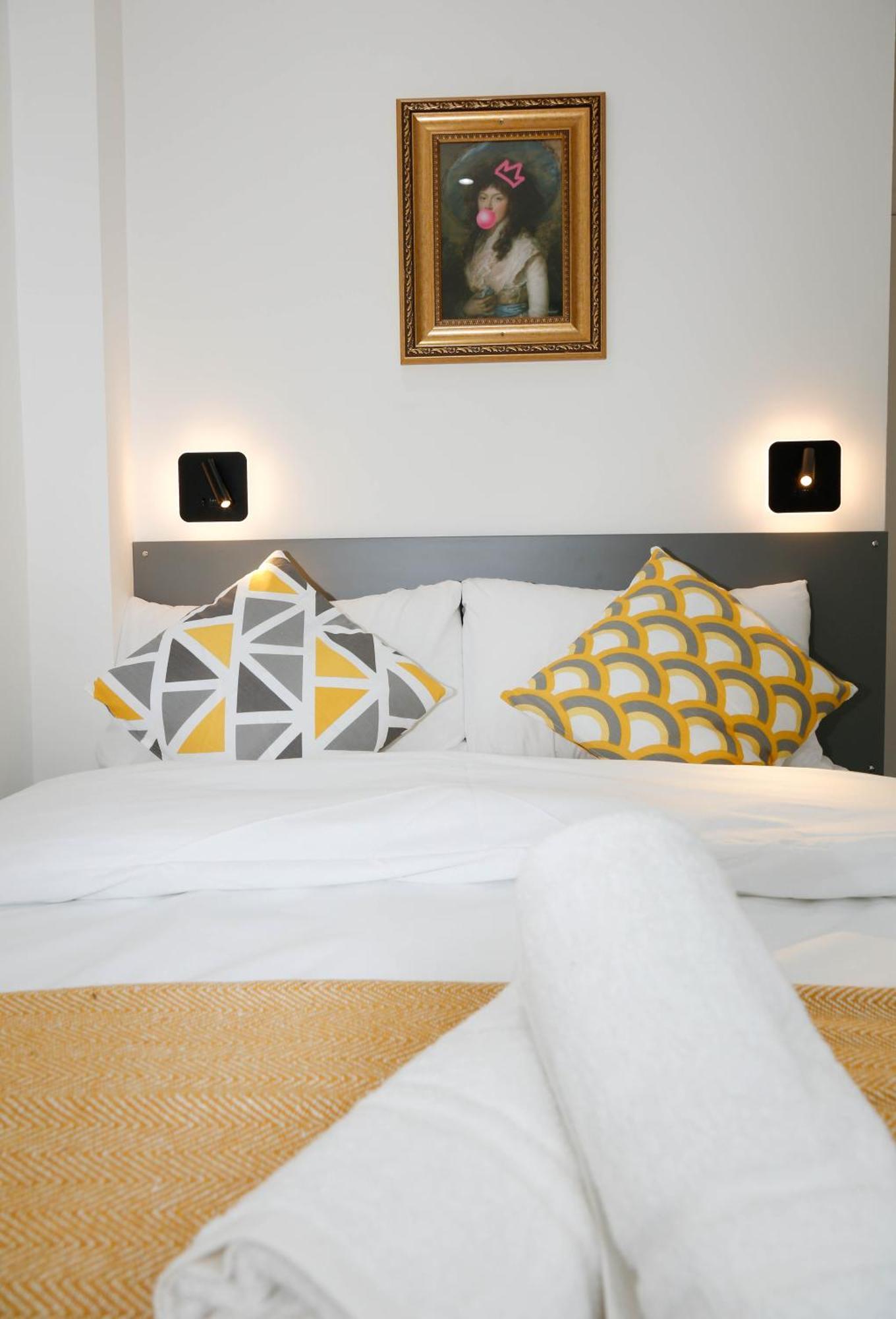 New Luxury Apartments In Central London Next To Shops, Cafes, Bars & Metro Dış mekan fotoğraf
