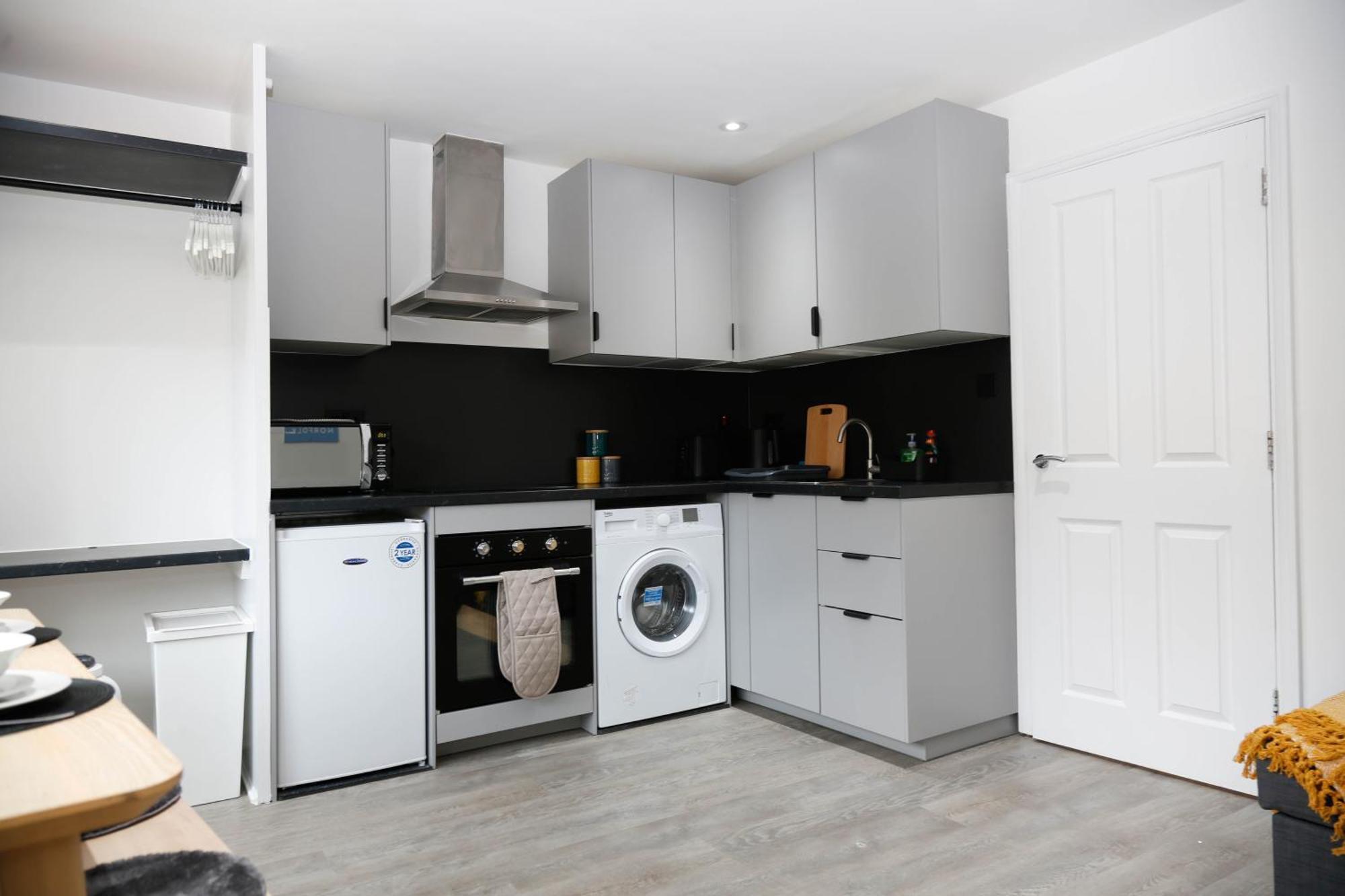 New Luxury Apartments In Central London Next To Shops, Cafes, Bars & Metro Dış mekan fotoğraf